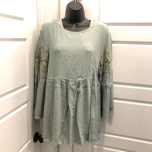 💖 Beautiful sage green top by EASEL! Babydoll style with crochet sleeve detail